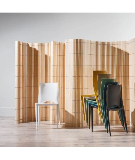 4 chaises design en résine taupe empilable - Eco - Yesdeko